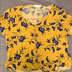 Mustard yellow boutique top